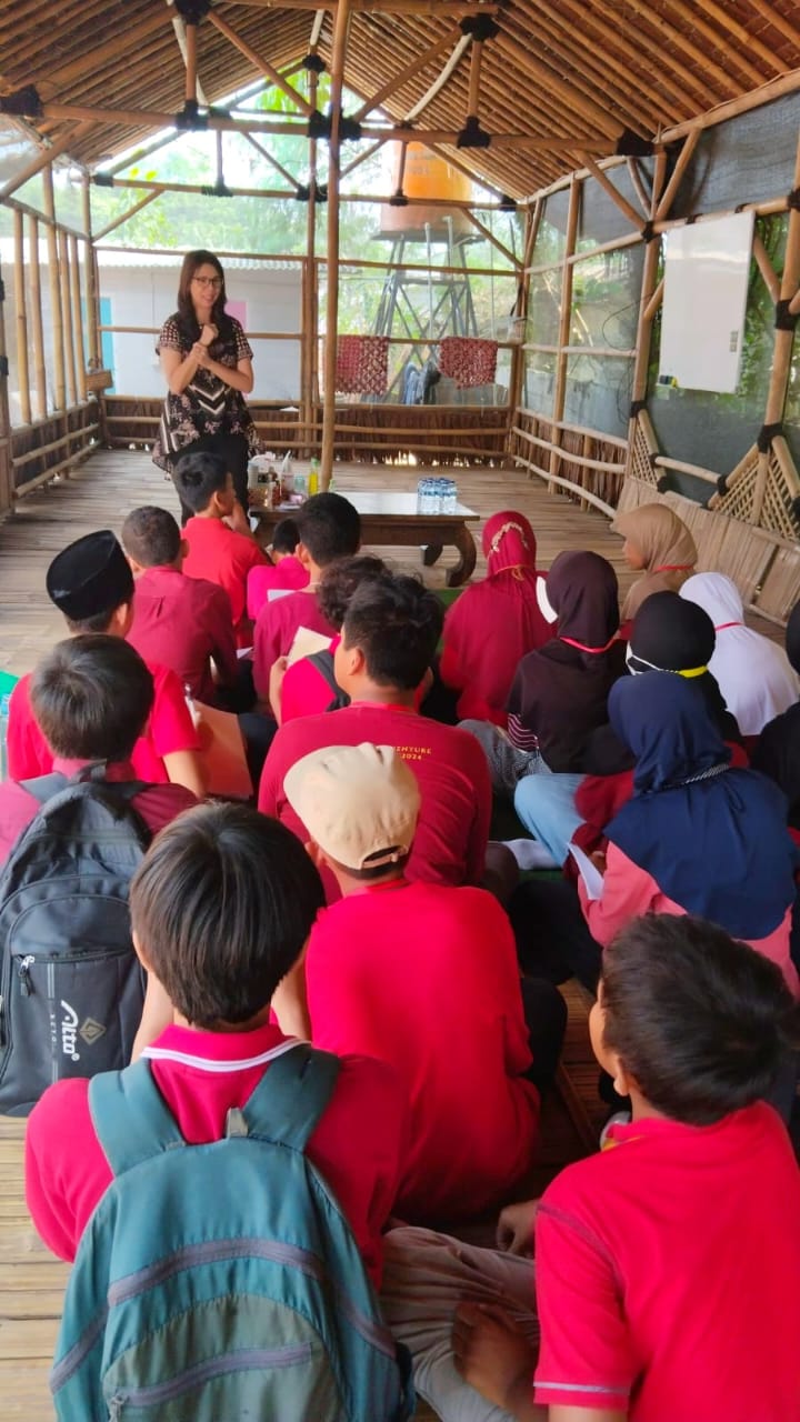 SETARA: Menanamkan Literasi Hijau di Sekolah